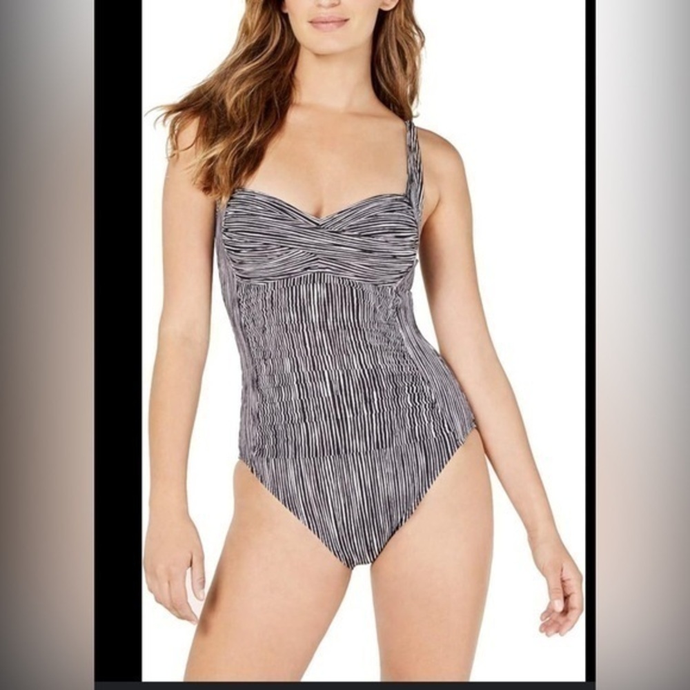 La Blanca Women's over the shoulder rouched front bandeau one piece swim NWT  4